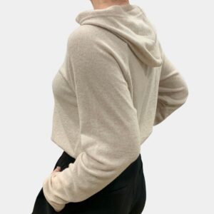 Pull fin à capuche