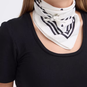 FOULARD CRÈME ET NOIR femme doux et élégant
