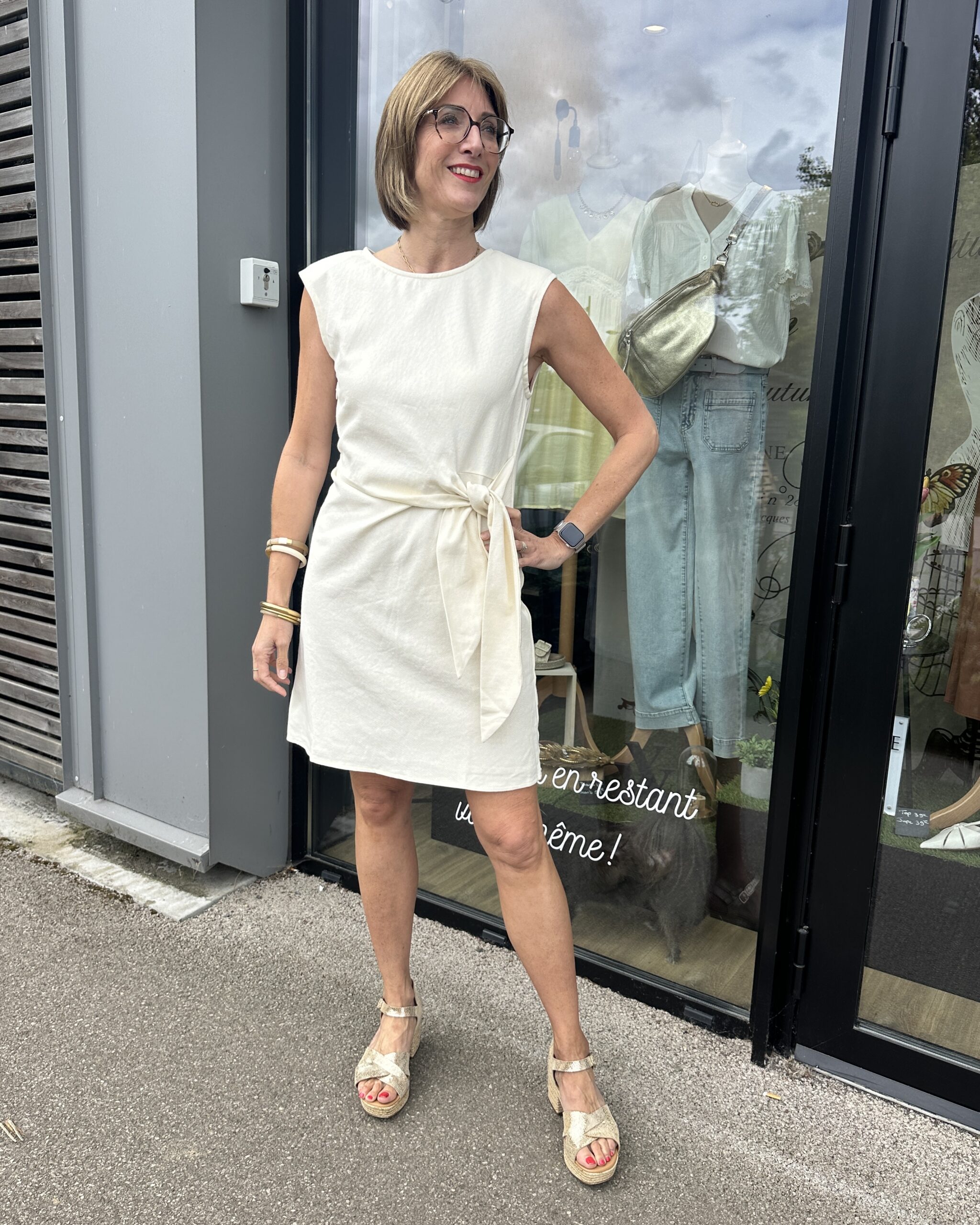 ROBE COURTE COTON BEIGE NOEUD – Image 2