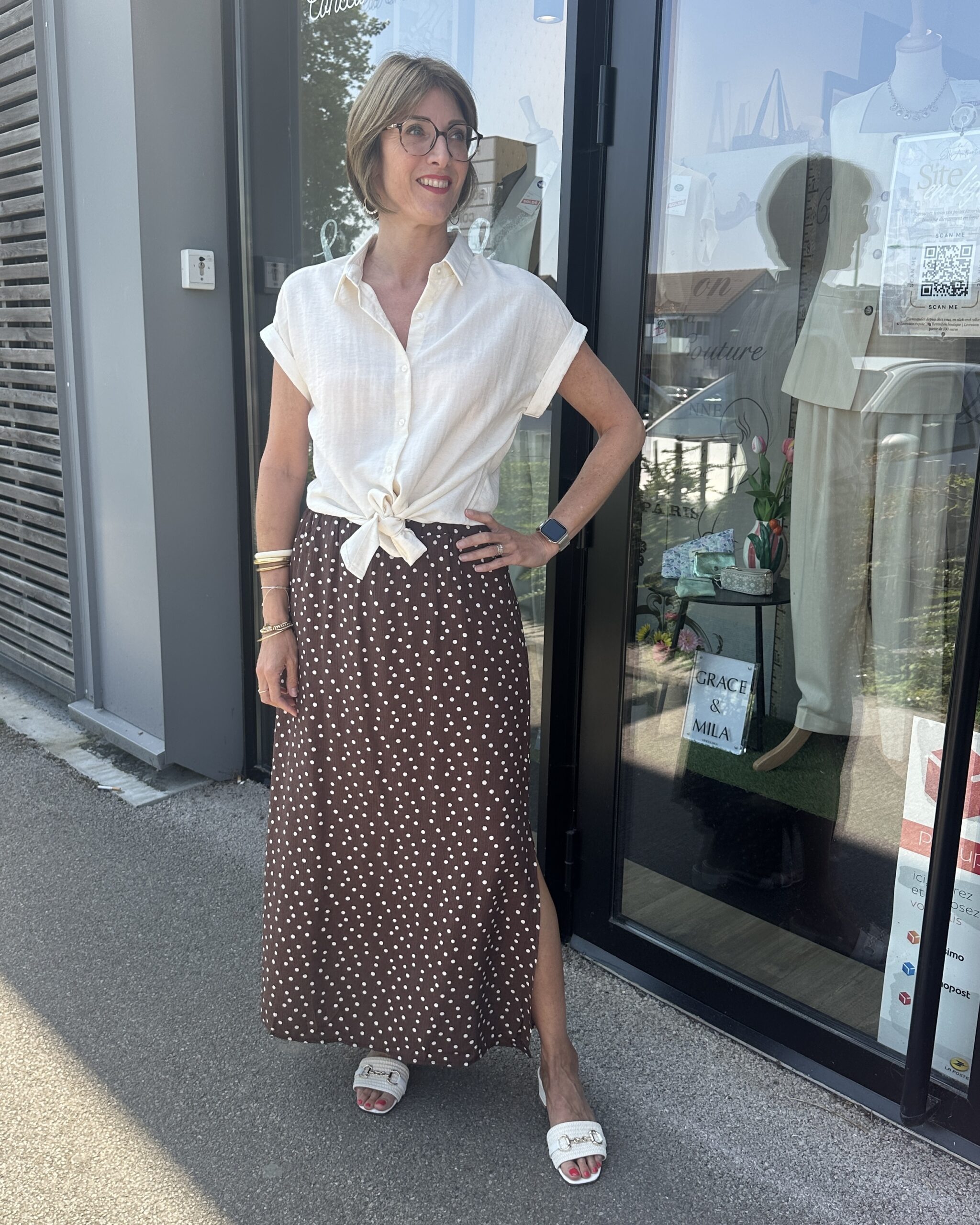 CHEMISIER BEIGE AVEC UN NOEUD – Image 3