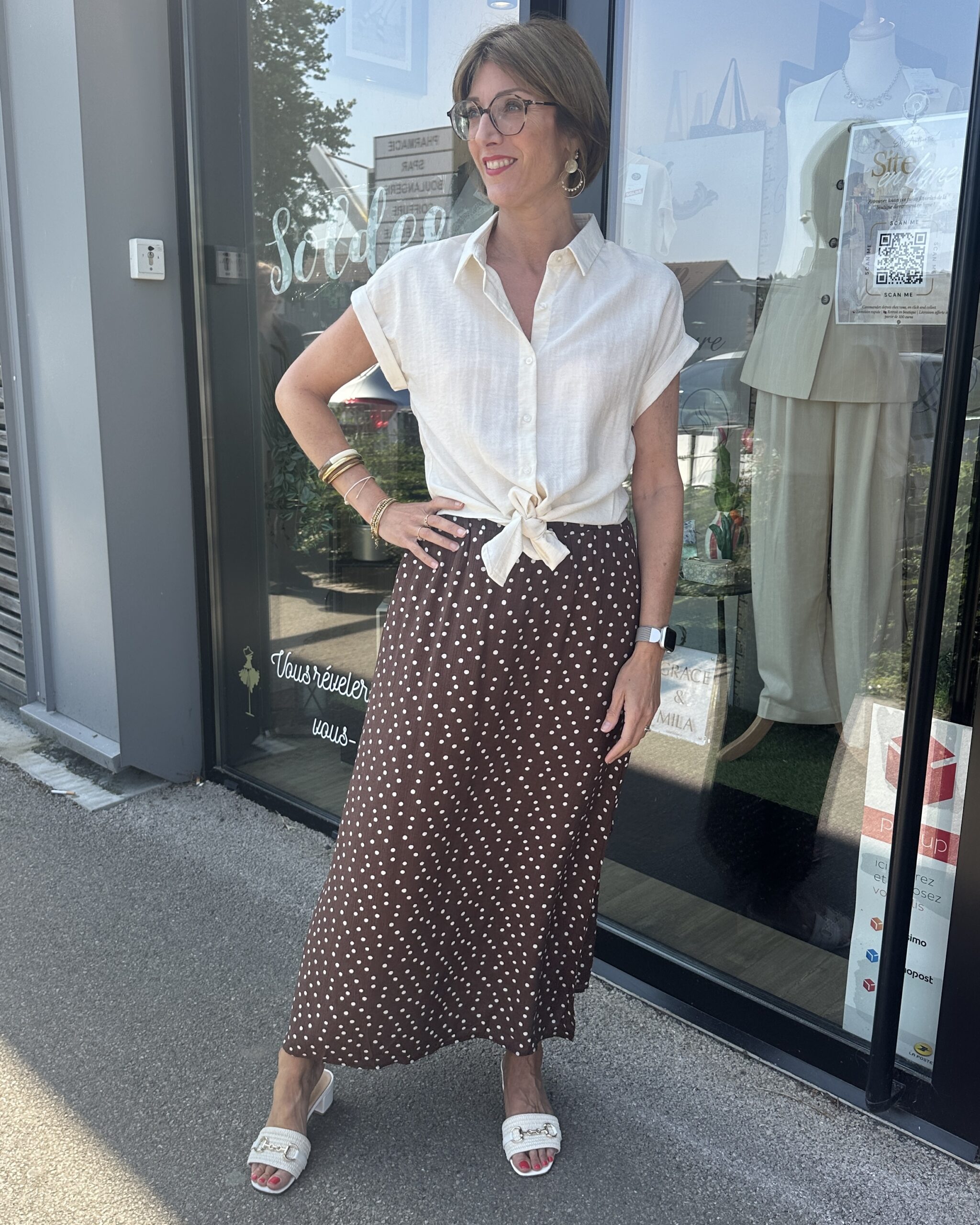 CHEMISIER BEIGE AVEC UN NOEUD – Image 2