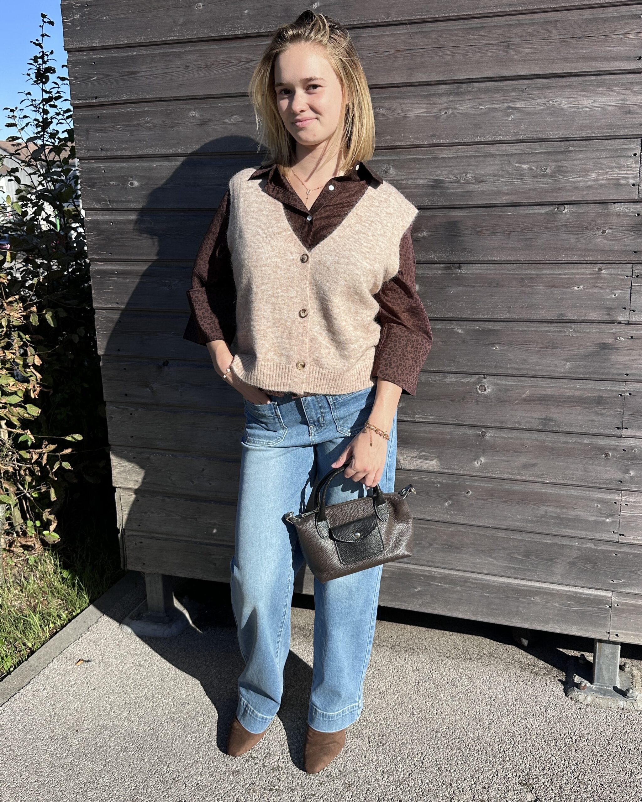 CARDIGAN SANS MANCHE BEIGE – Image 2