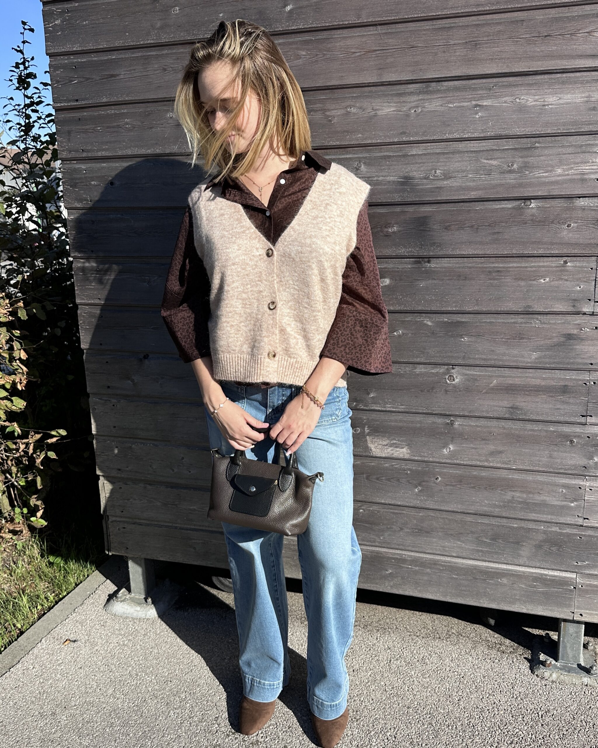 CARDIGAN SANS MANCHE BEIGE – Image 3