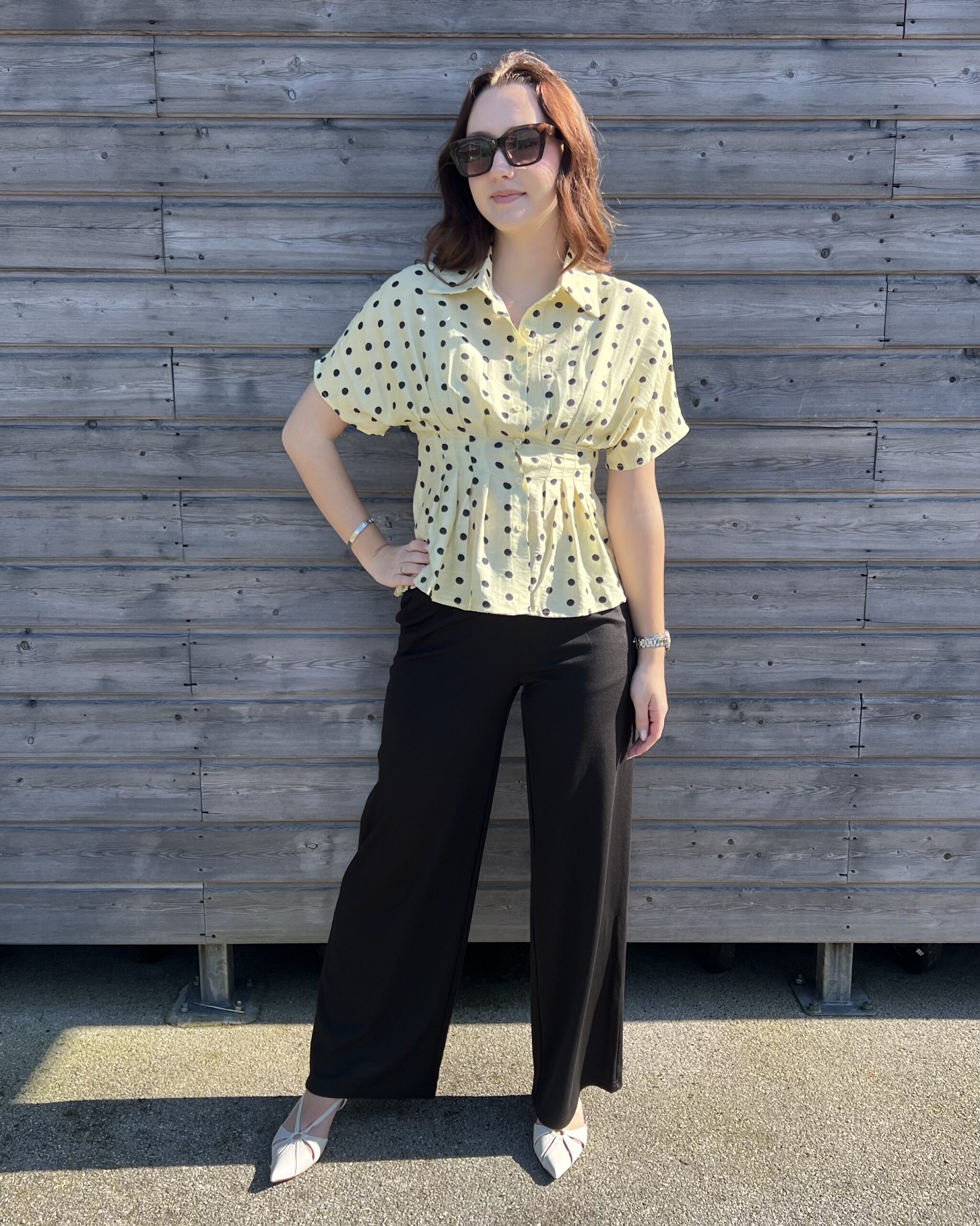 CHEMISE JAUNE À POIS NOIR