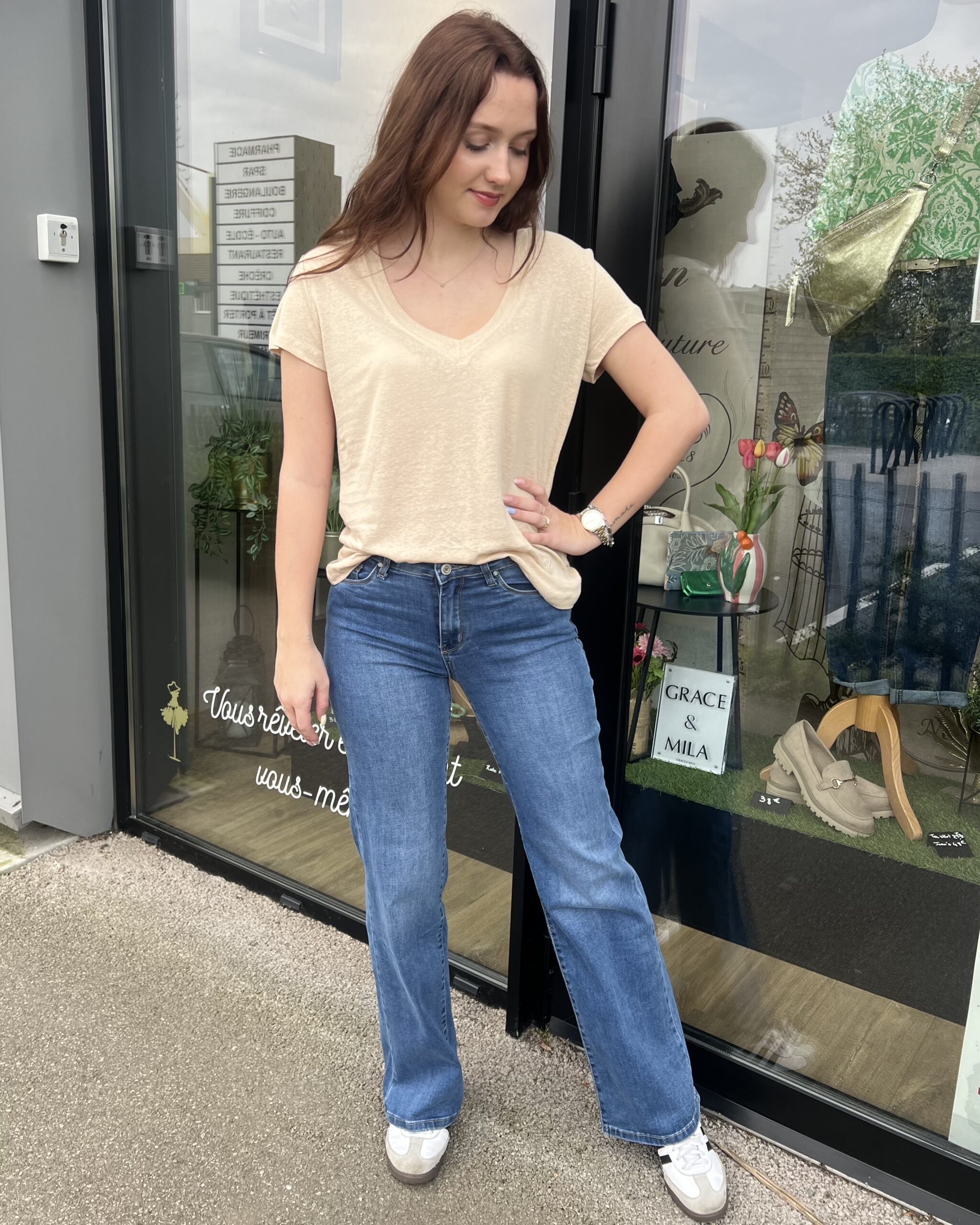 T-SHIRT BEIGE COL V – Image 2