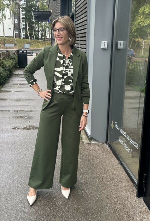 BLOUSE ML VERT ET BEIGE – Image 4