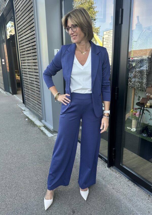 VESTE