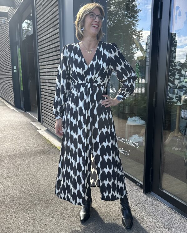 ROBE LONGUE NOIR ET BLANCHE – Image 3