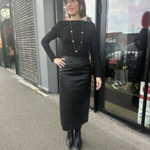 JUPE LONGUE SIMILI CUIR NOIR élégante