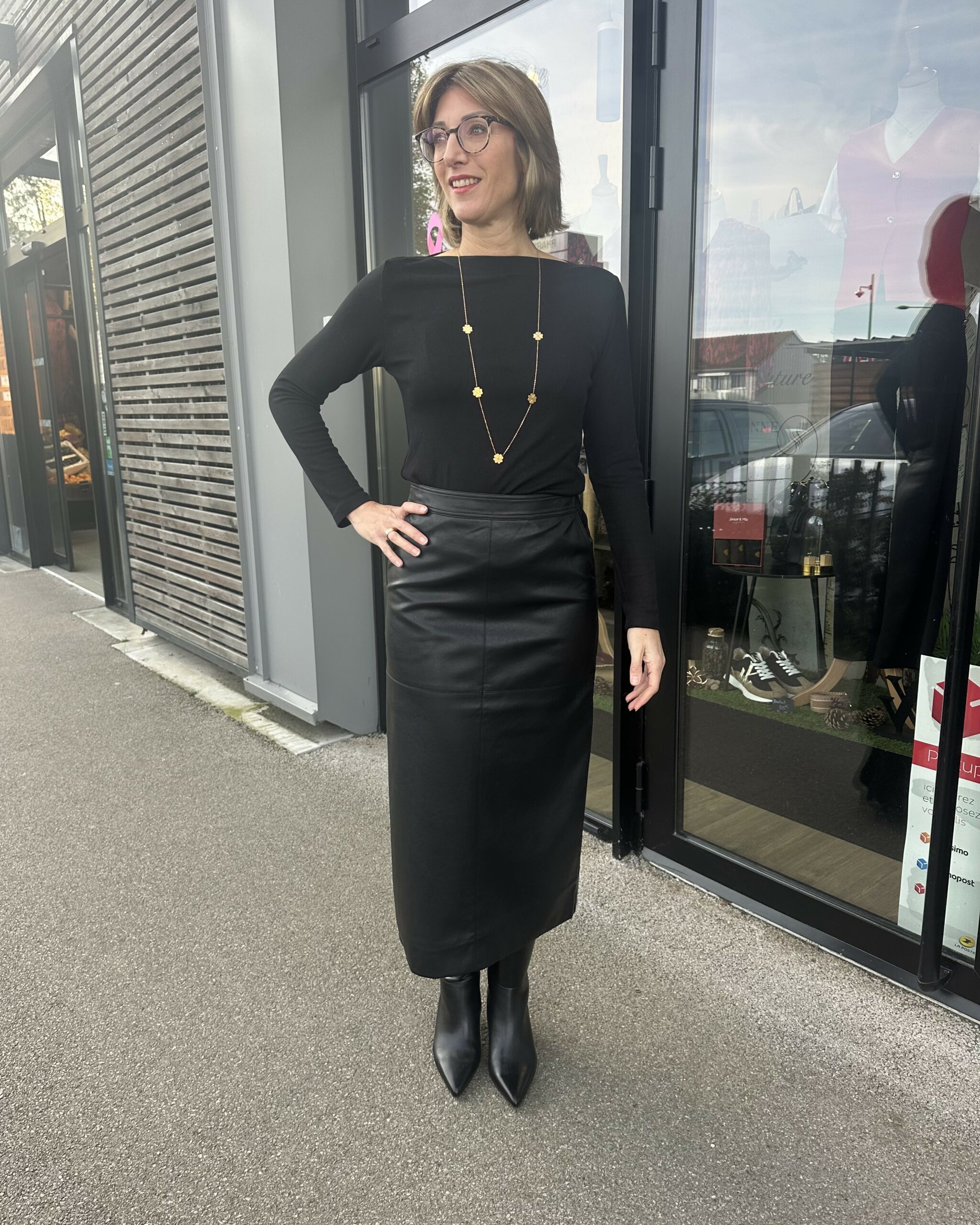 JUPE LONGUE SIMILI CUIR NOIR élégante