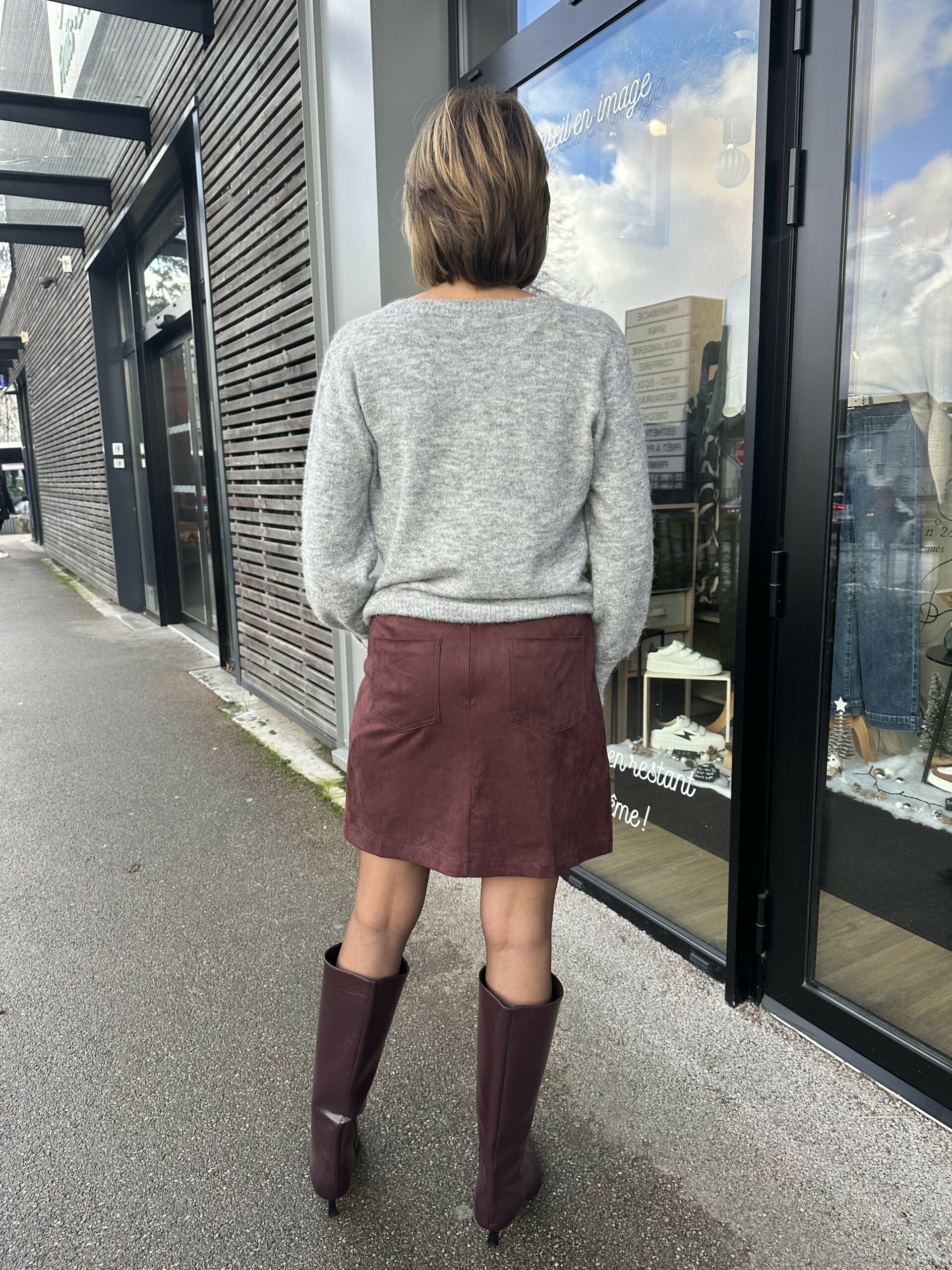 JUPE COURTE BORDEAUX SUÈDE – Image 4