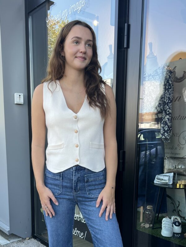 GILET SANS MANCHE BOUTON DORE – Image 3